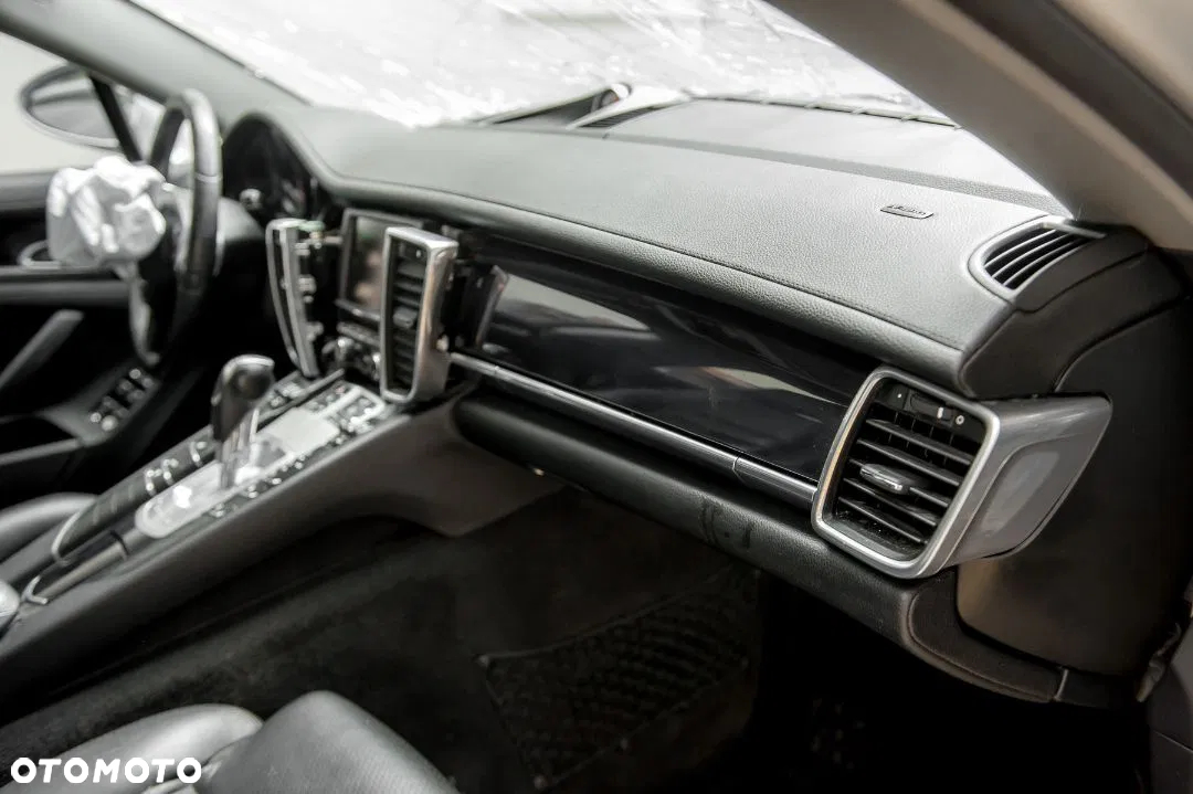 Porsche Panamera Standard - 25
