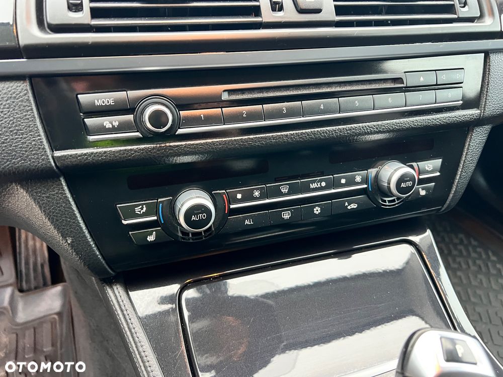 BMW Seria 5 525d - 21