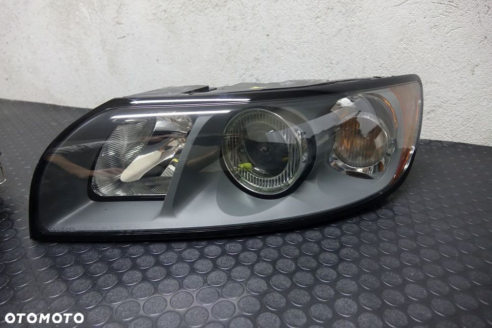 LAMPA LEWA PRAWA KOMPLET REFLEKTOR EU VOLVO V50 30698886 - 3