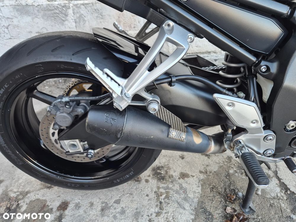 Yamaha FZ - 24