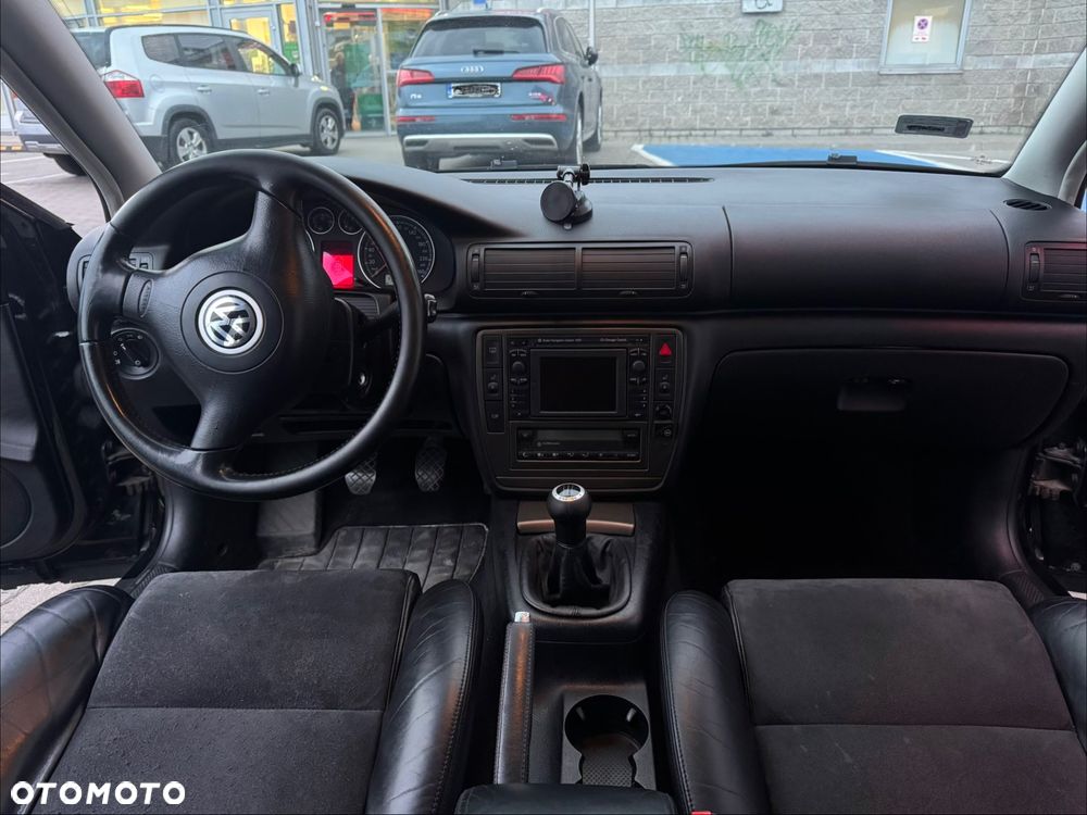 Volkswagen Passat 2.8 V6 4Mot Comfortline - 34