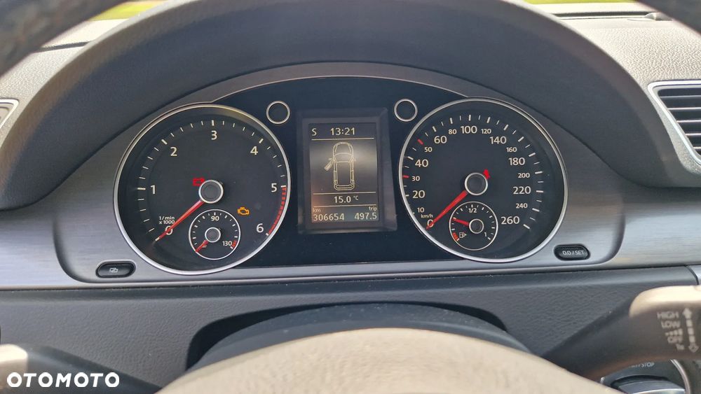 Volkswagen Passat - 18