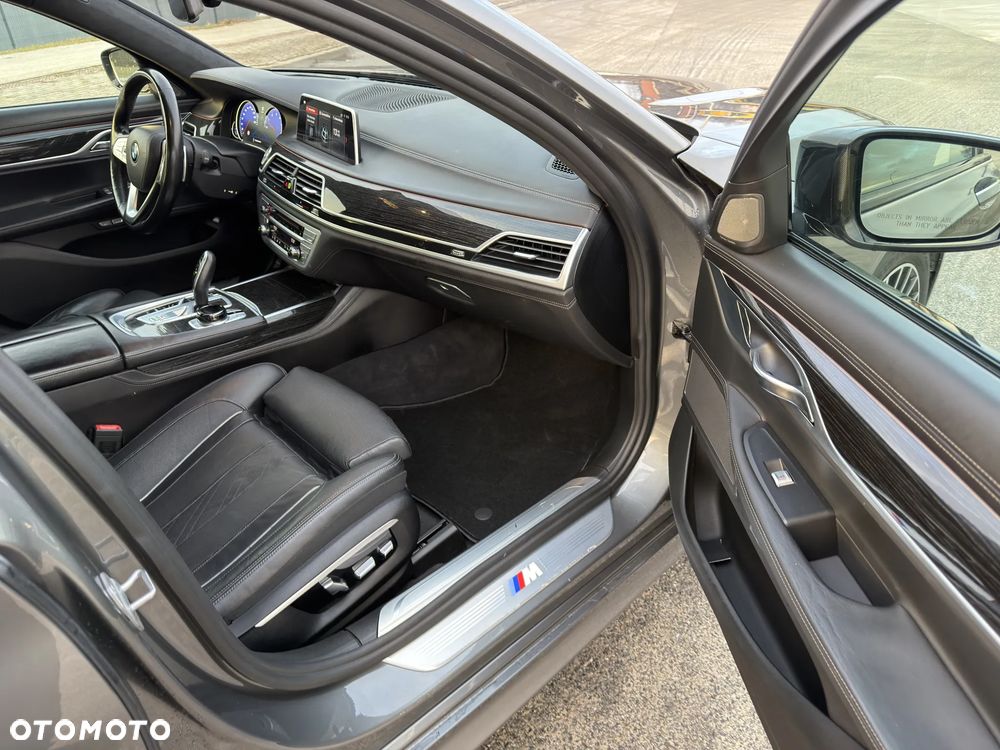 BMW Seria 7 - 28
