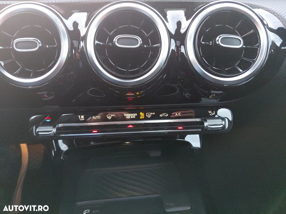 Mercedes-Benz CLA - 24