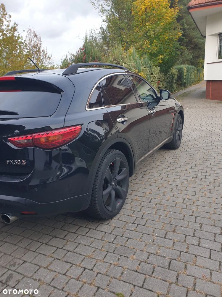 Infiniti FX - 14