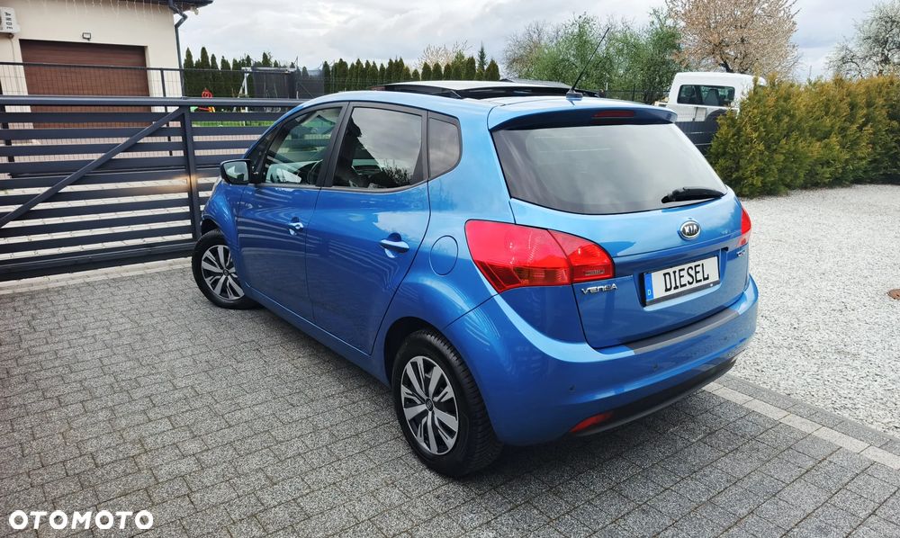 Kia Venga 1.6 CRDi 128 Business Line - 11