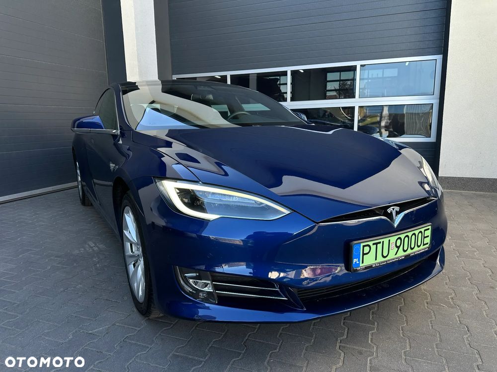 Tesla Model S - 12