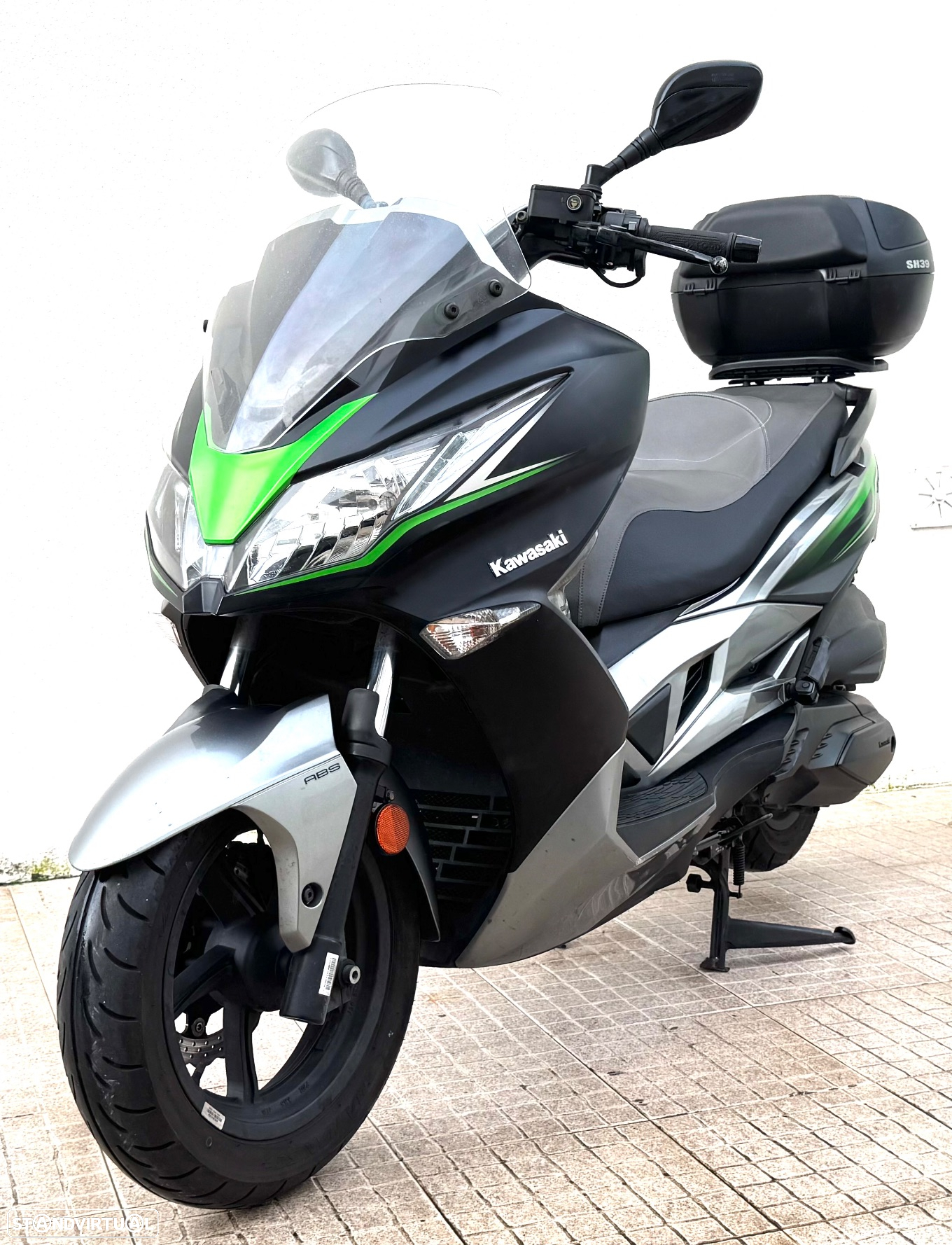 Kawasaki J300 - 5