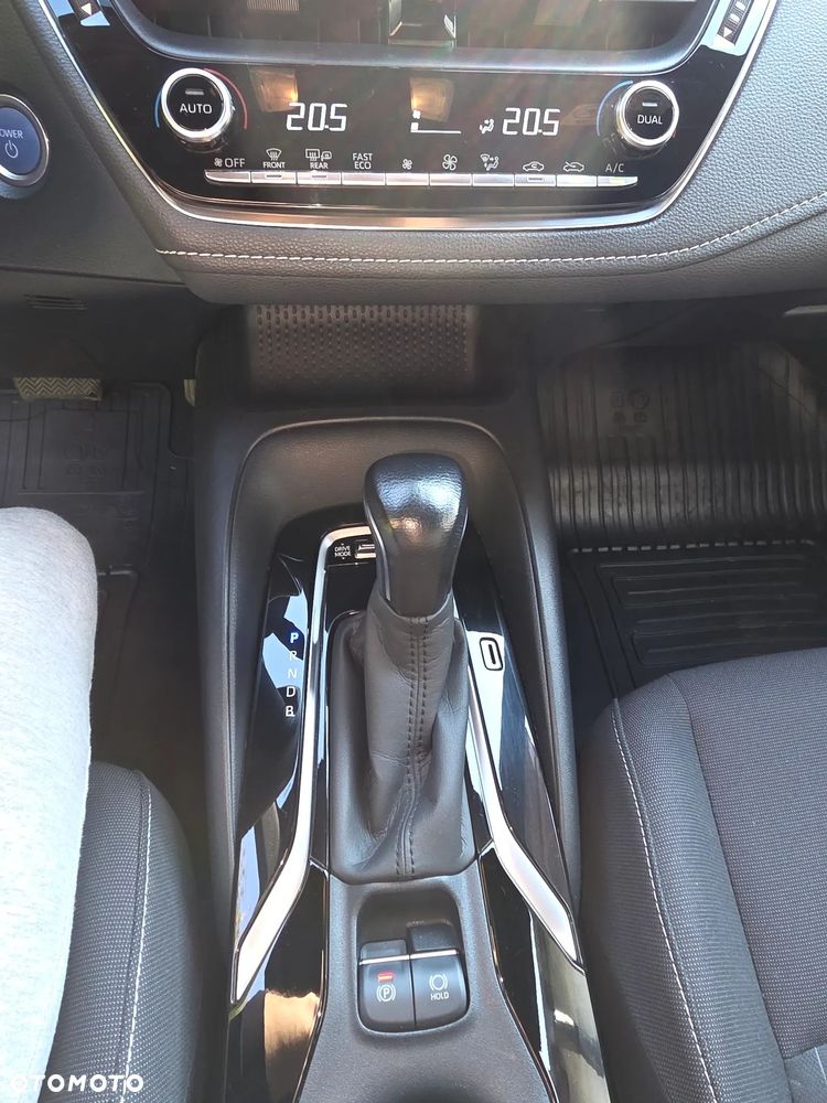 Toyota Corolla 1.8 Hybrid Comfort - 12