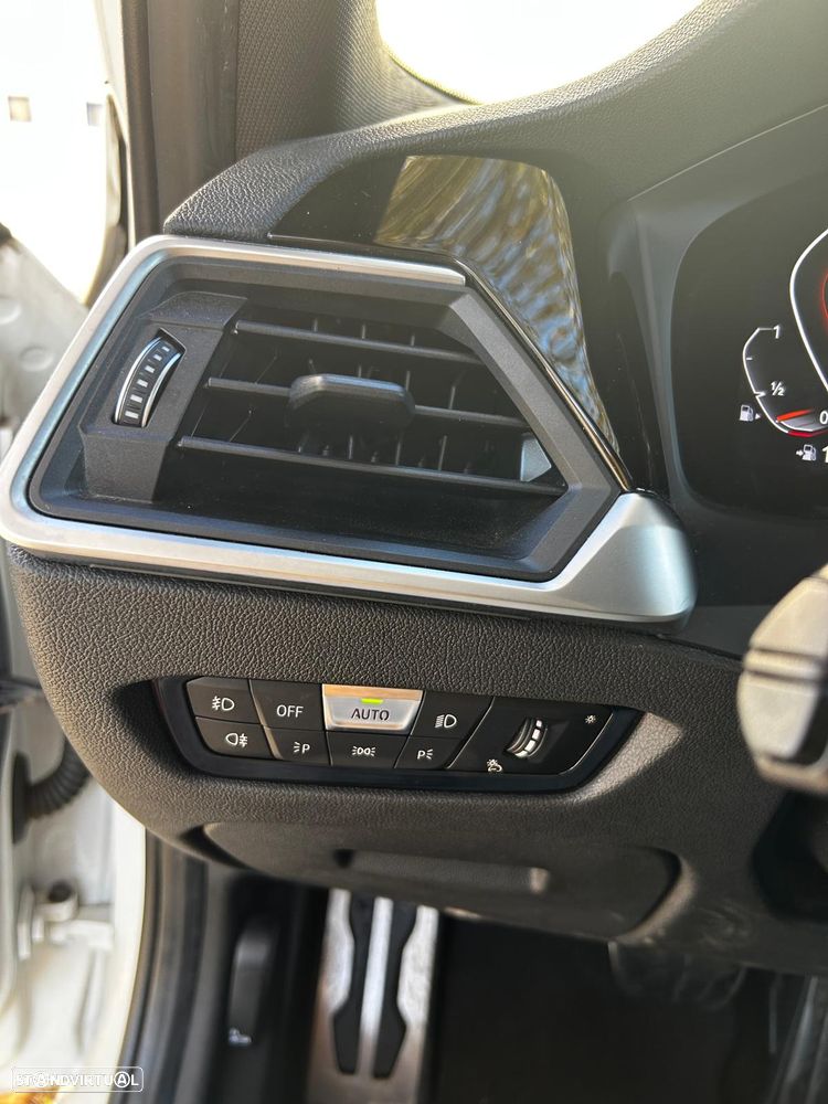 BMW 330 i Aut. M Sport - 21