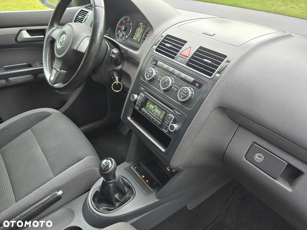 Volkswagen Touran 2.0 TDI Highline - 26