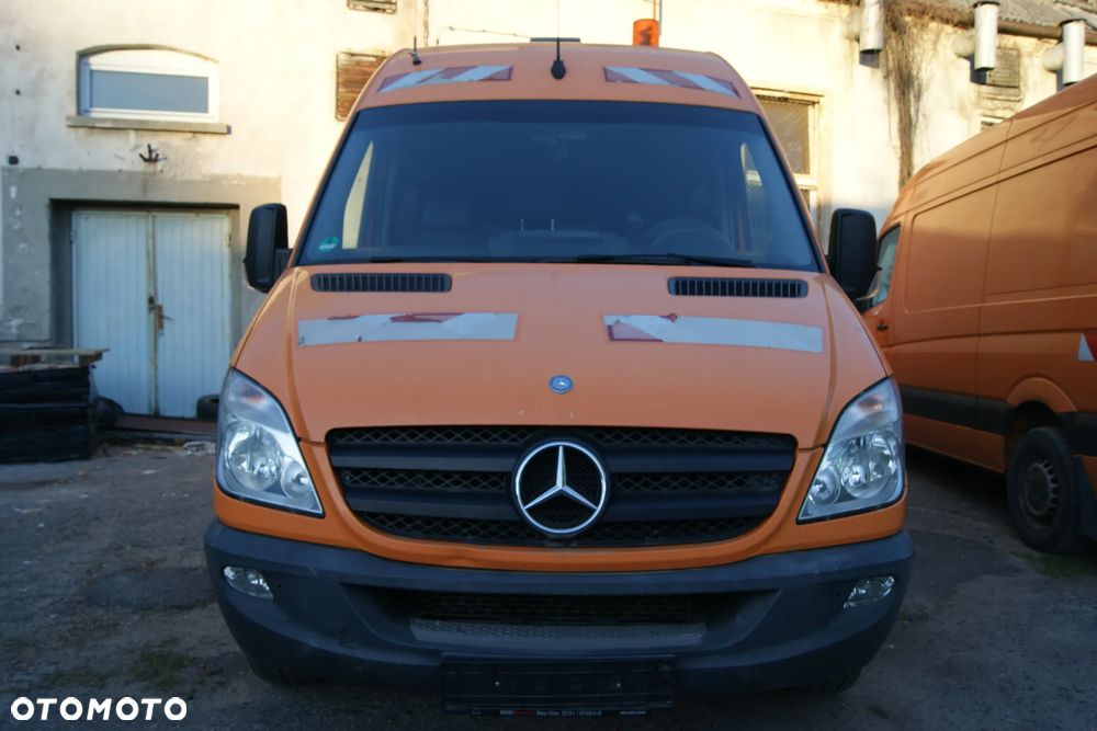 Mercedes-Benz Sprinter - 1