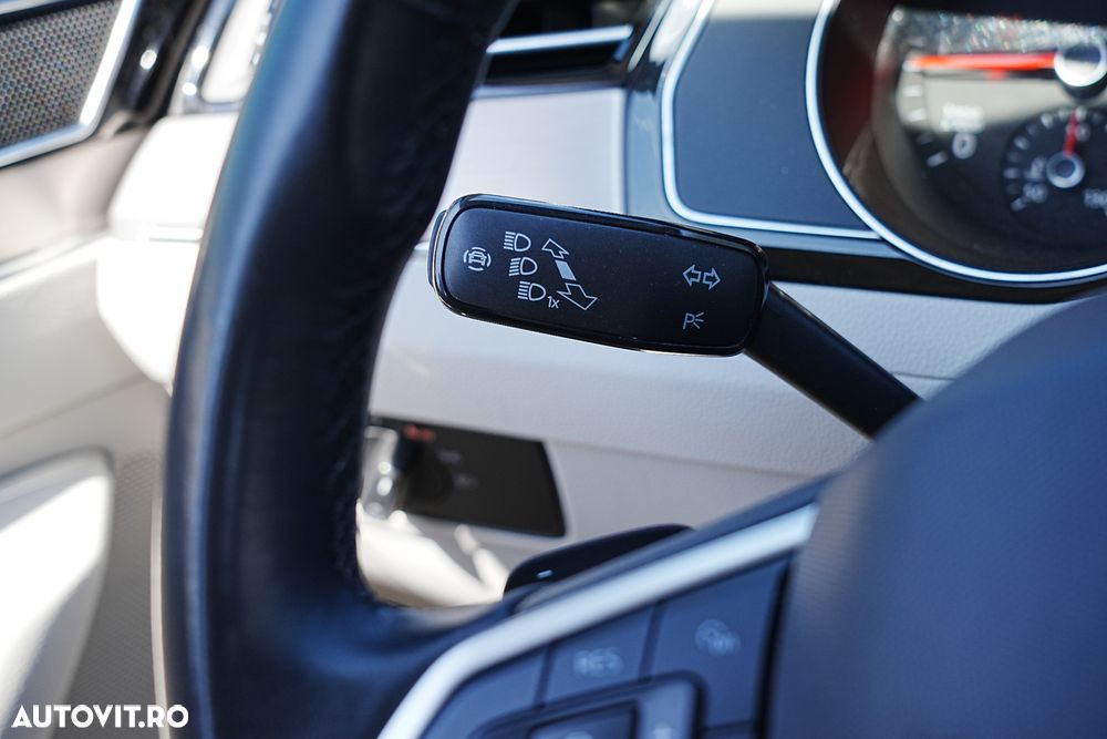 Volkswagen Passat Variant 2.0 TDI DSG R Executive - 35
