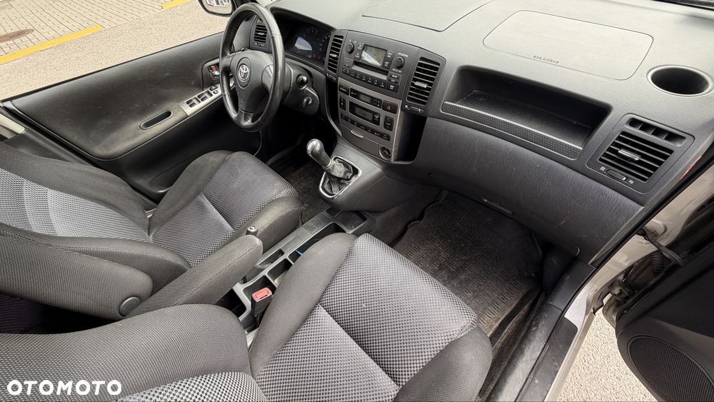 Toyota Corolla Verso - 5