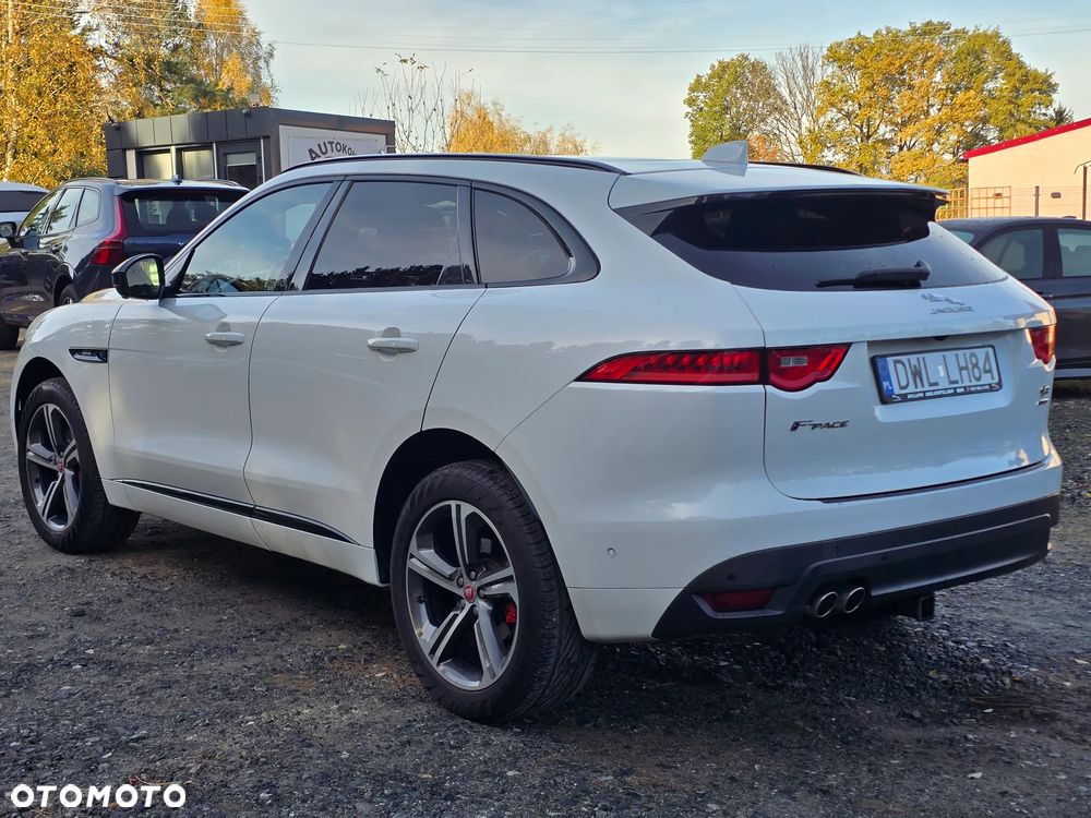 Jaguar F-Pace 20d AWD R-Sport - 12