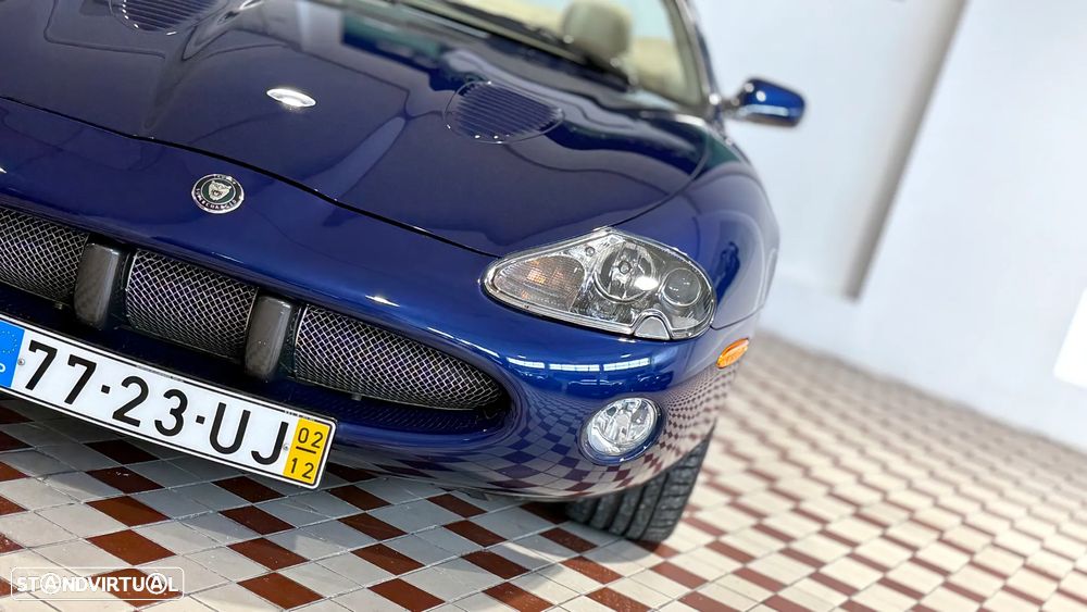 Jaguar XK - 9