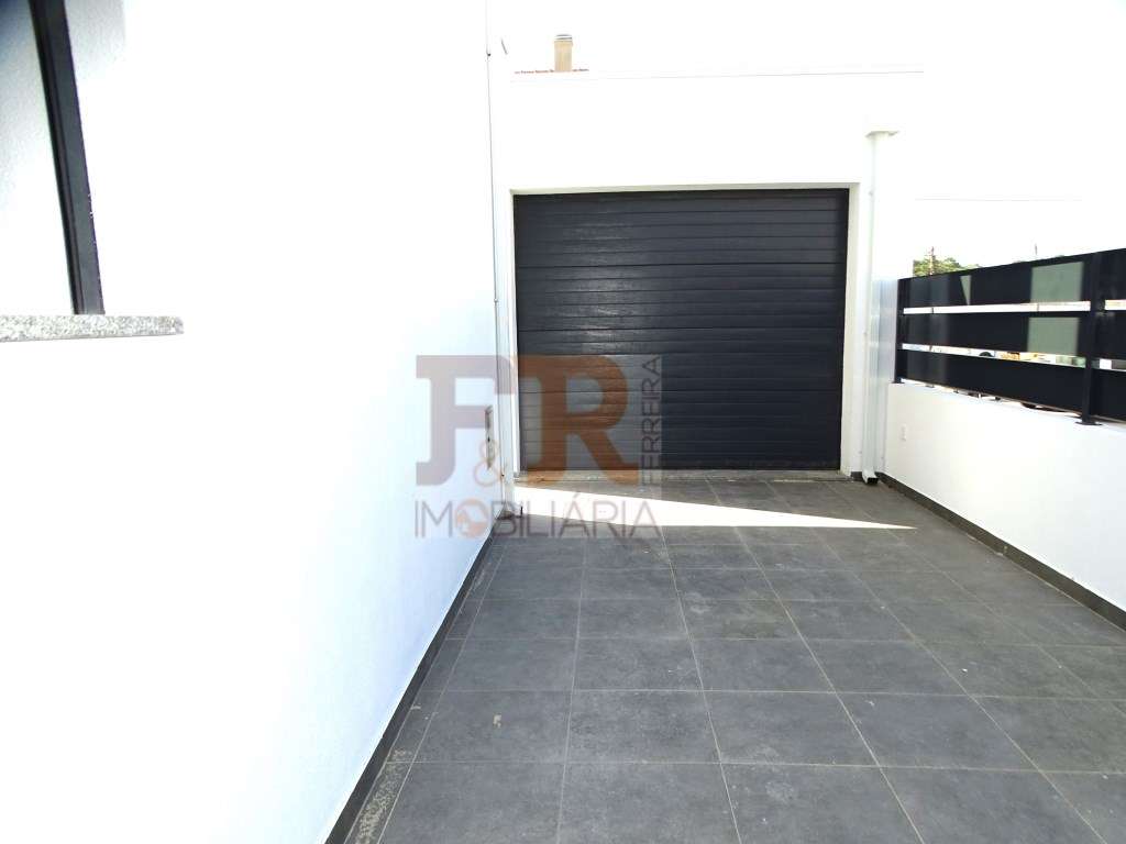 Moderna Geminada T3 com Garagem Quinta do Conde - Grande imagem: 3/60