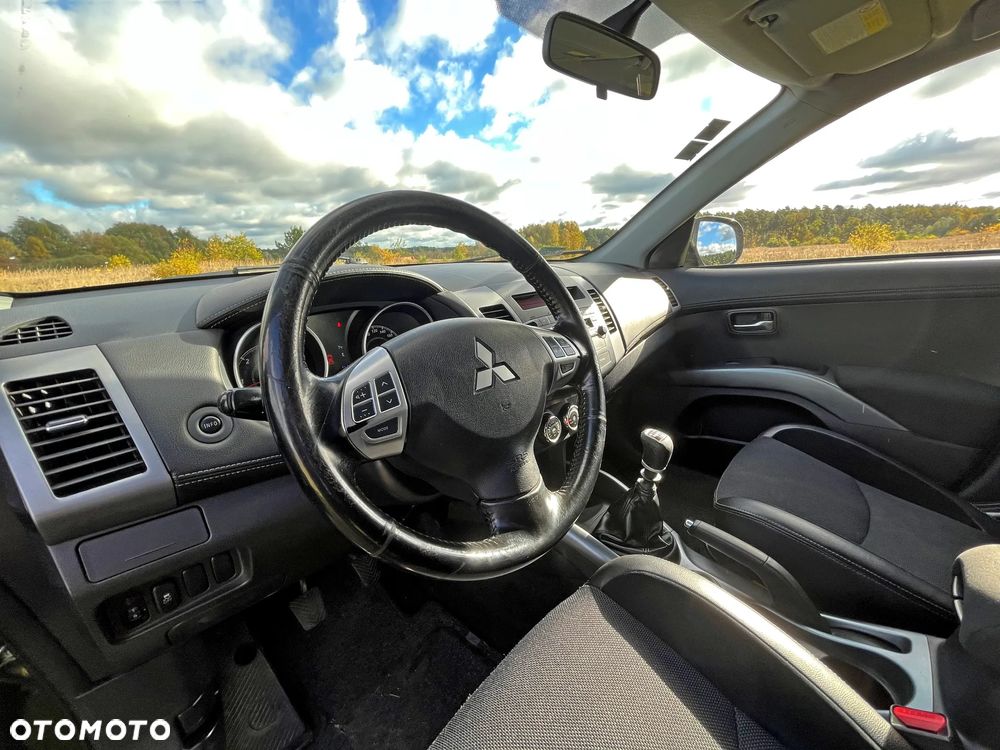 Mitsubishi Outlander - 14