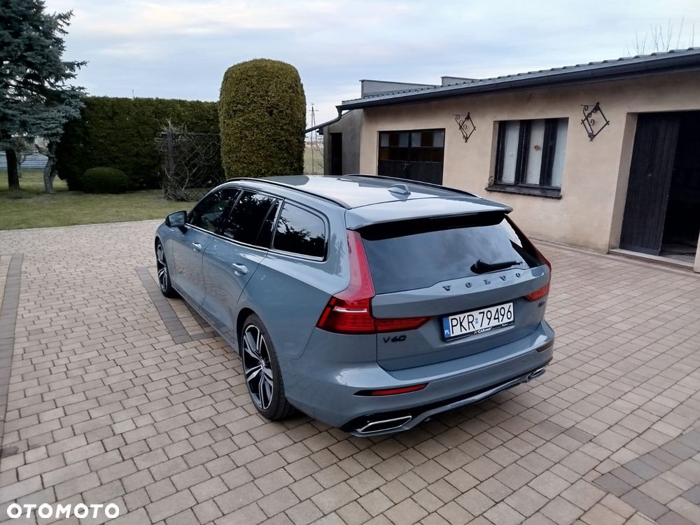 Volvo V60 D4 R-Design - 4