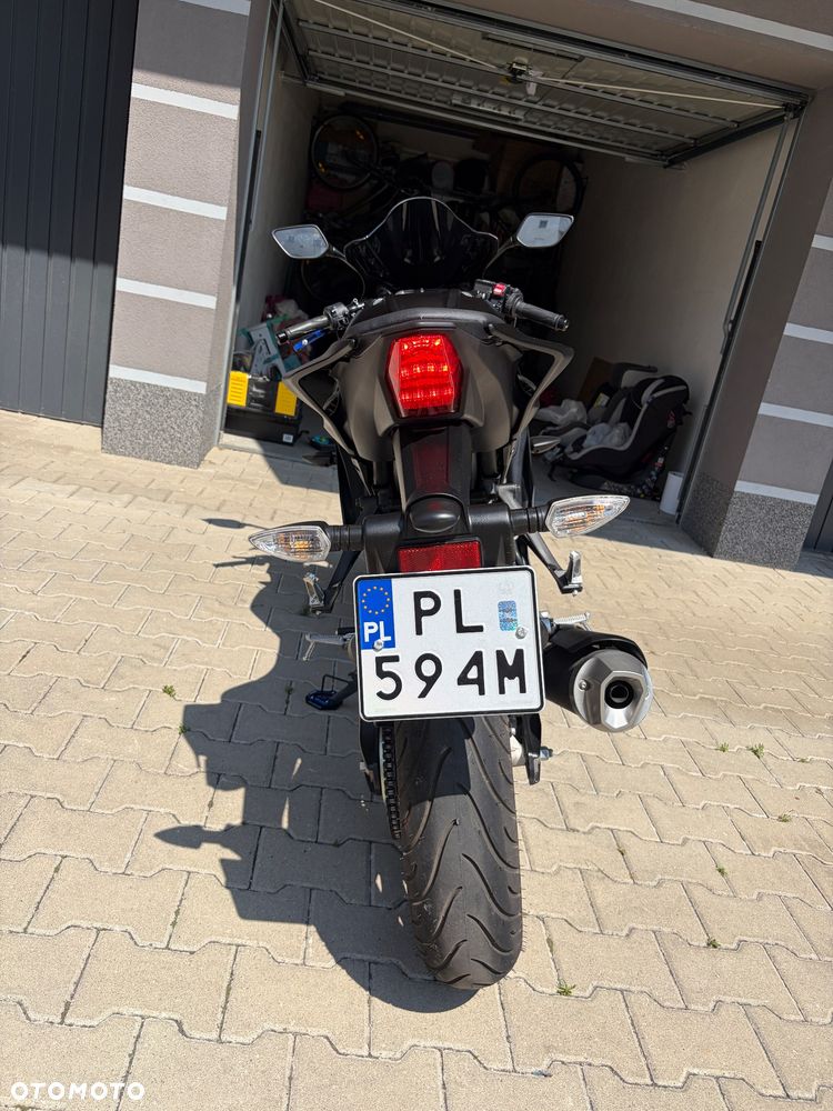 Yamaha YZF - 4