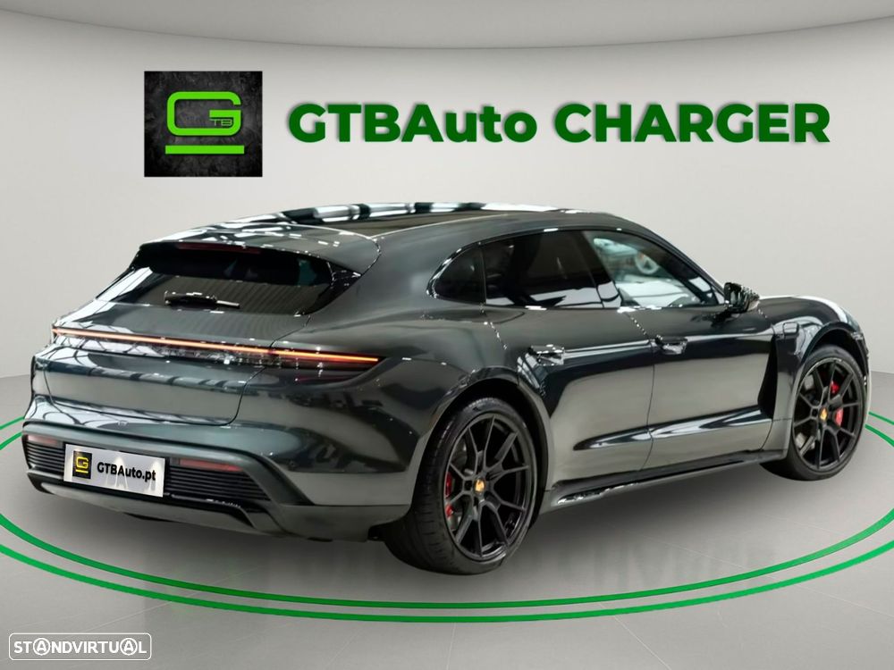 Porsche Taycan Sport Turismo - 17