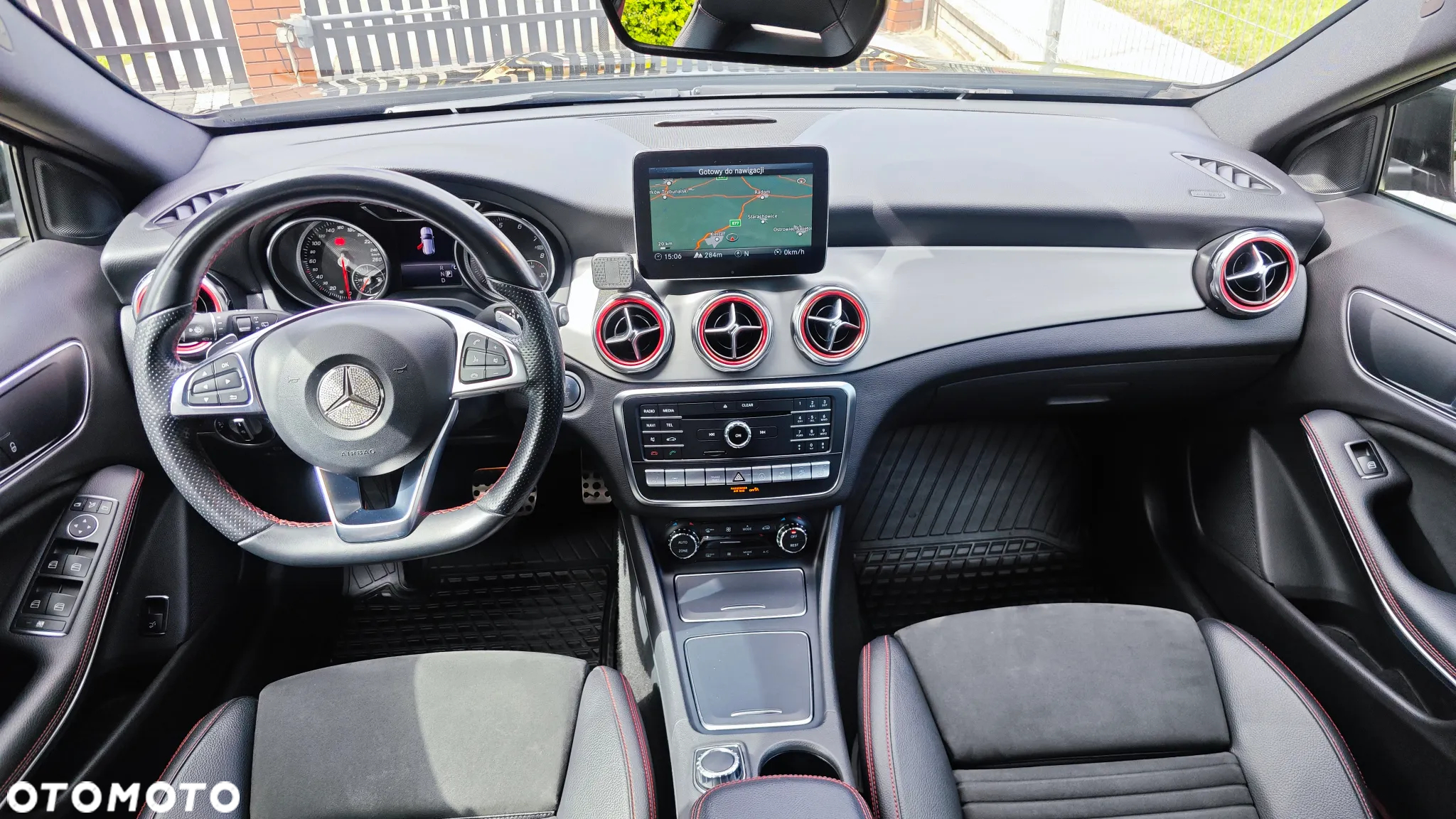 Mercedes-Benz GLA 220 4-Matic Urban - 23