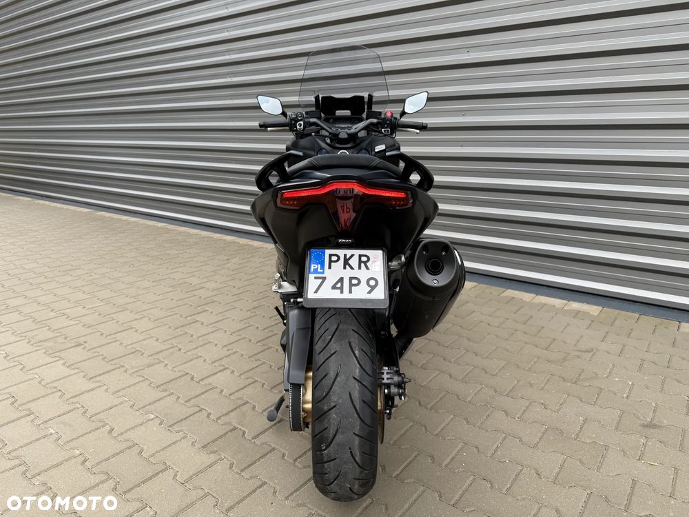 Yamaha Tmax - 10