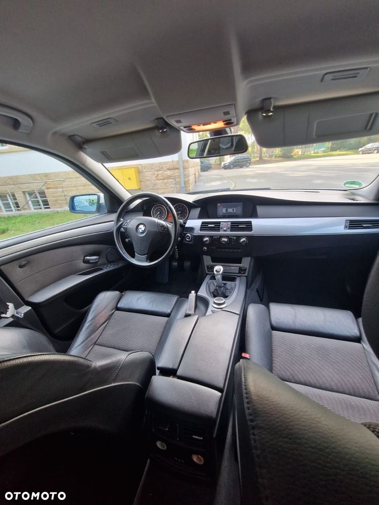 BMW Seria 5 520i Edition Exclusive - 4
