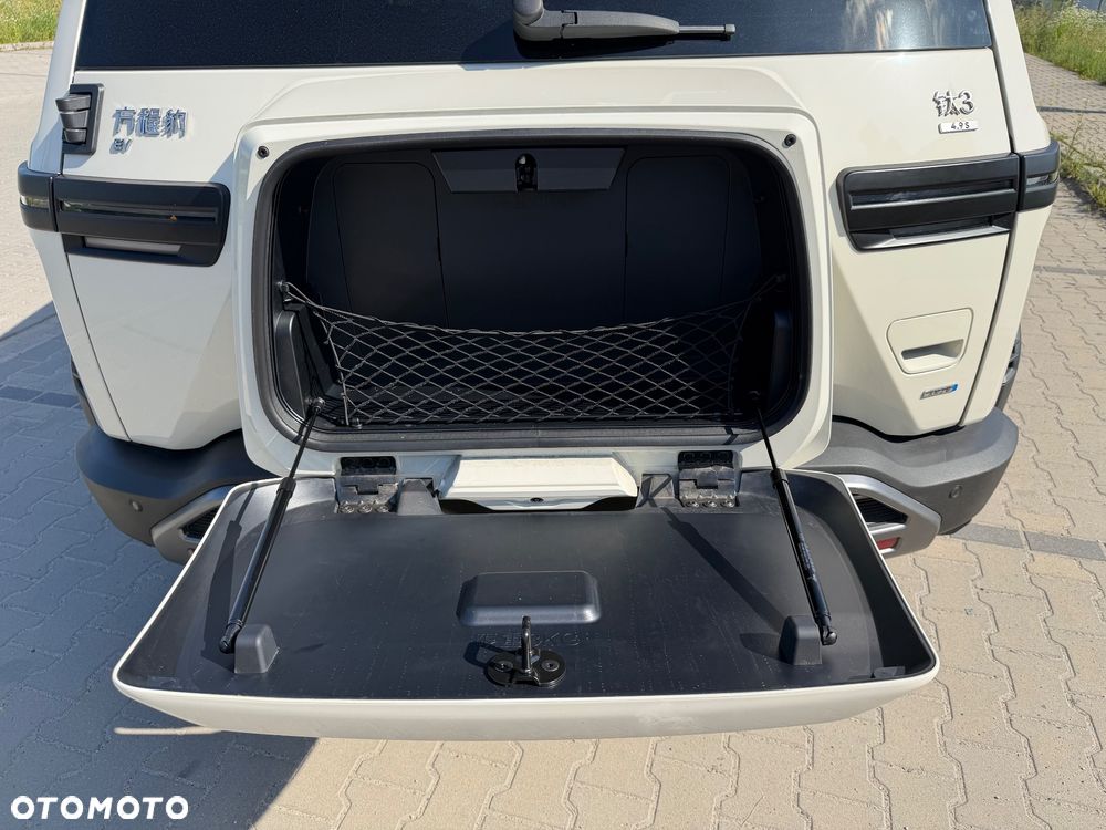 BYD Leopard 5 - 8