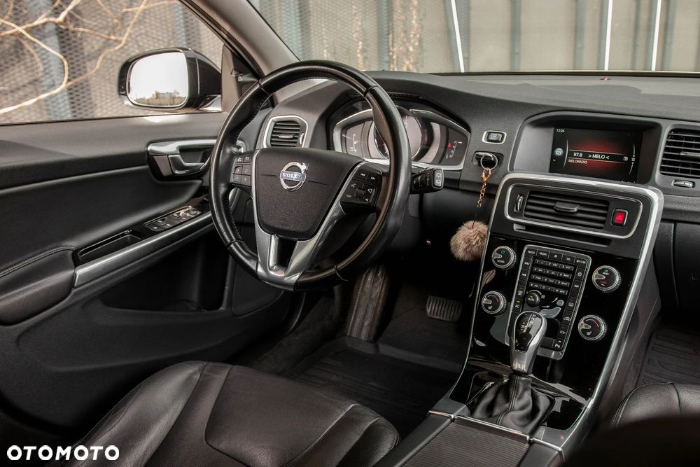 Volvo V60 Cross Country D3 Drive-E Summum - 18