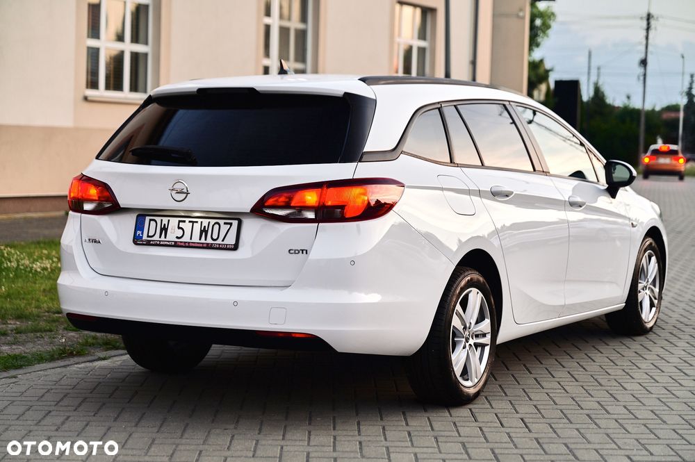 Opel Astra 1.6 CDTI Enjoy - 10