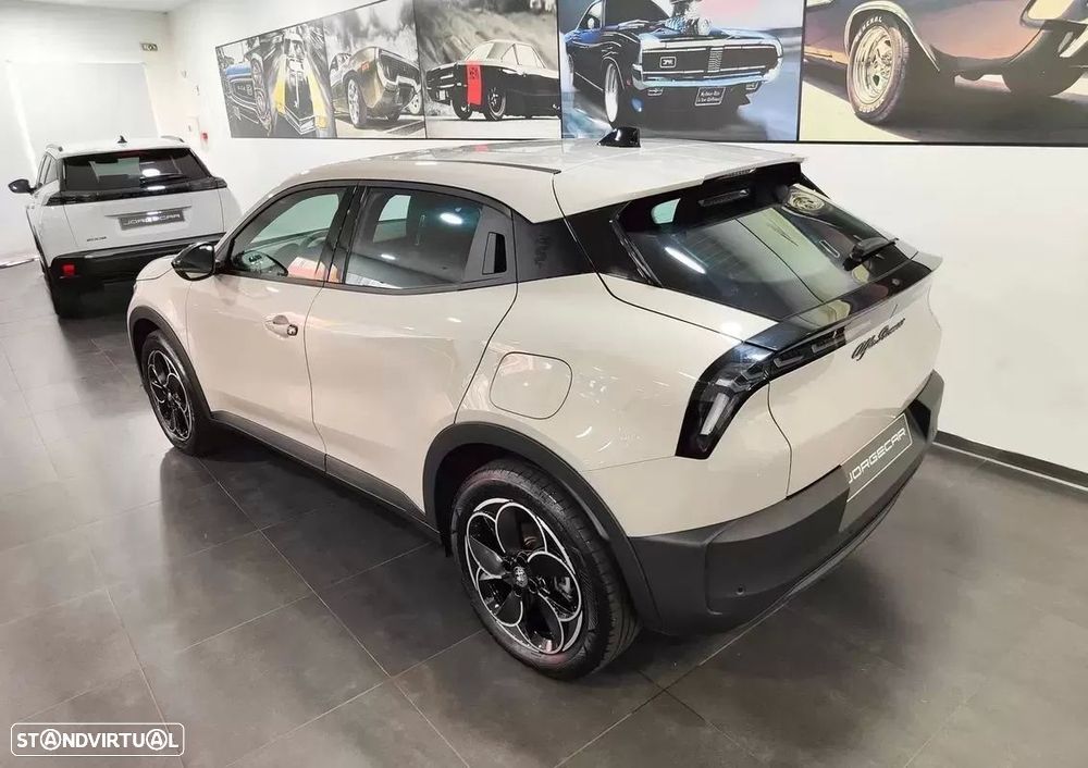 Alfa Romeo Junior Elletrica 50 kWh Launch Edition - 29