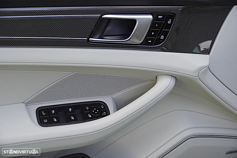 Porsche Panamera 4 E-Hybrid - 23