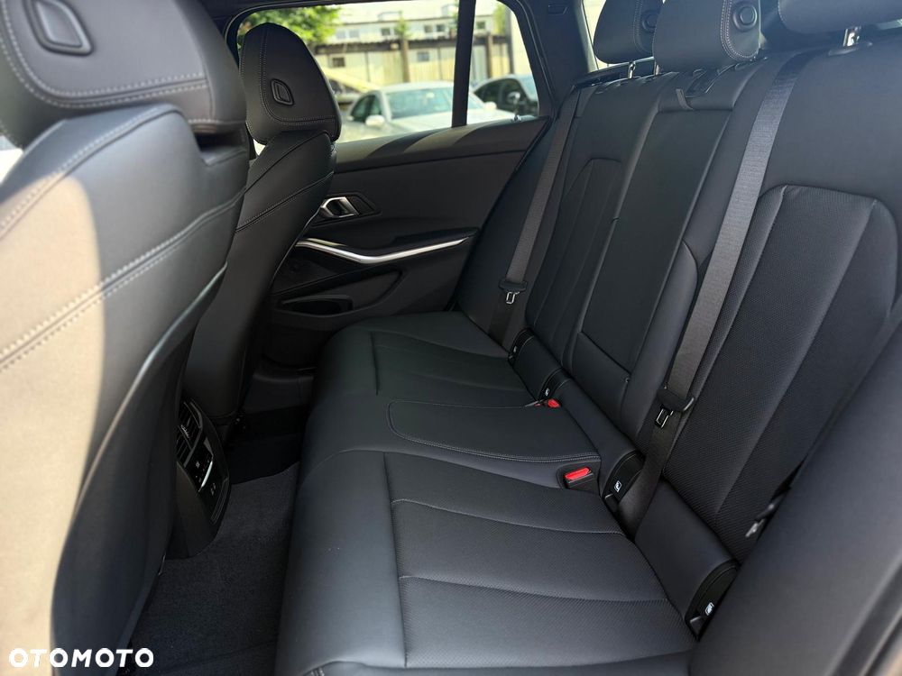 BMW Seria 3 318d mHEV M Sport - 28
