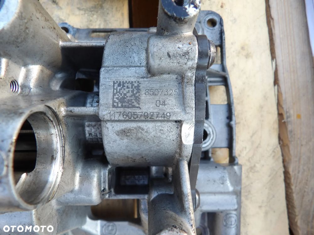BMW - E70.E71, SERIA F* - POMPA OLEJOWO-PRÓŻNIOWA - 8507325 - 2