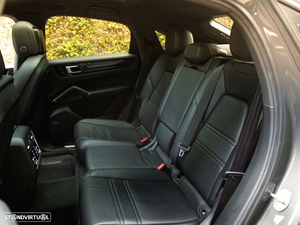 Porsche Cayenne Coupé E-Hybrid - 23