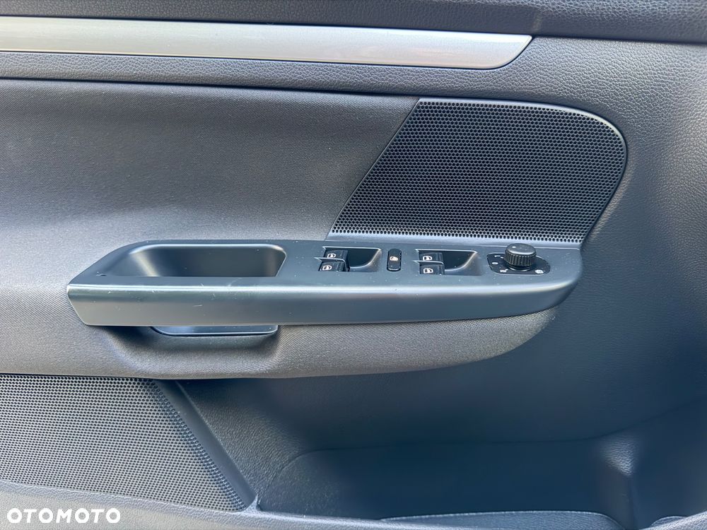 Volkswagen Golf - 26