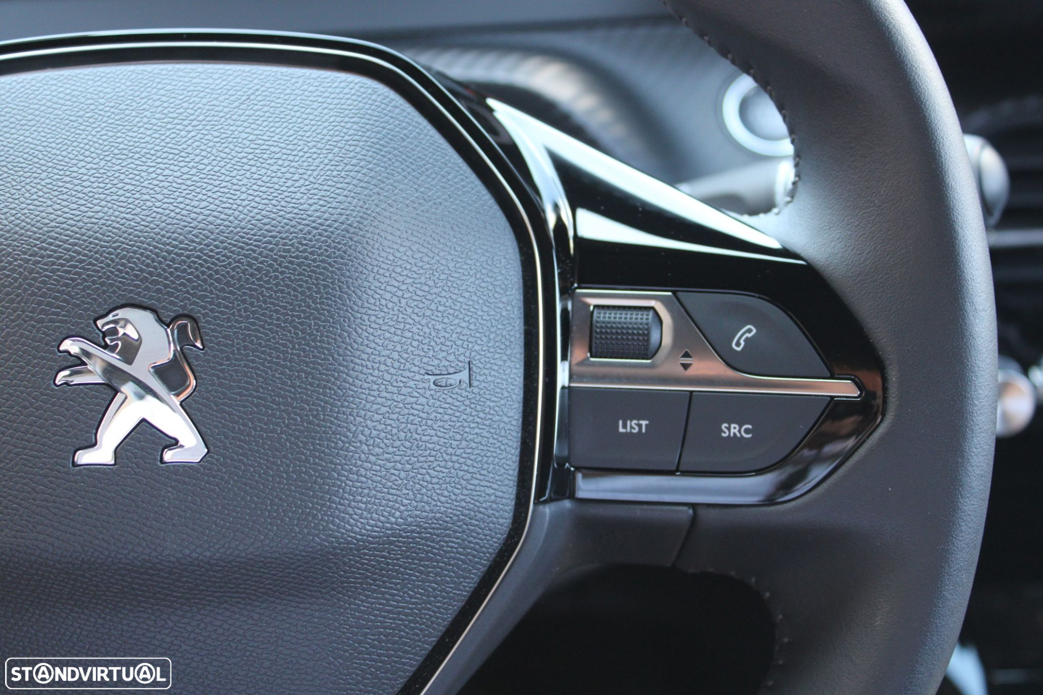 Peugeot e-2008 50 kWh Allure Pack - 11