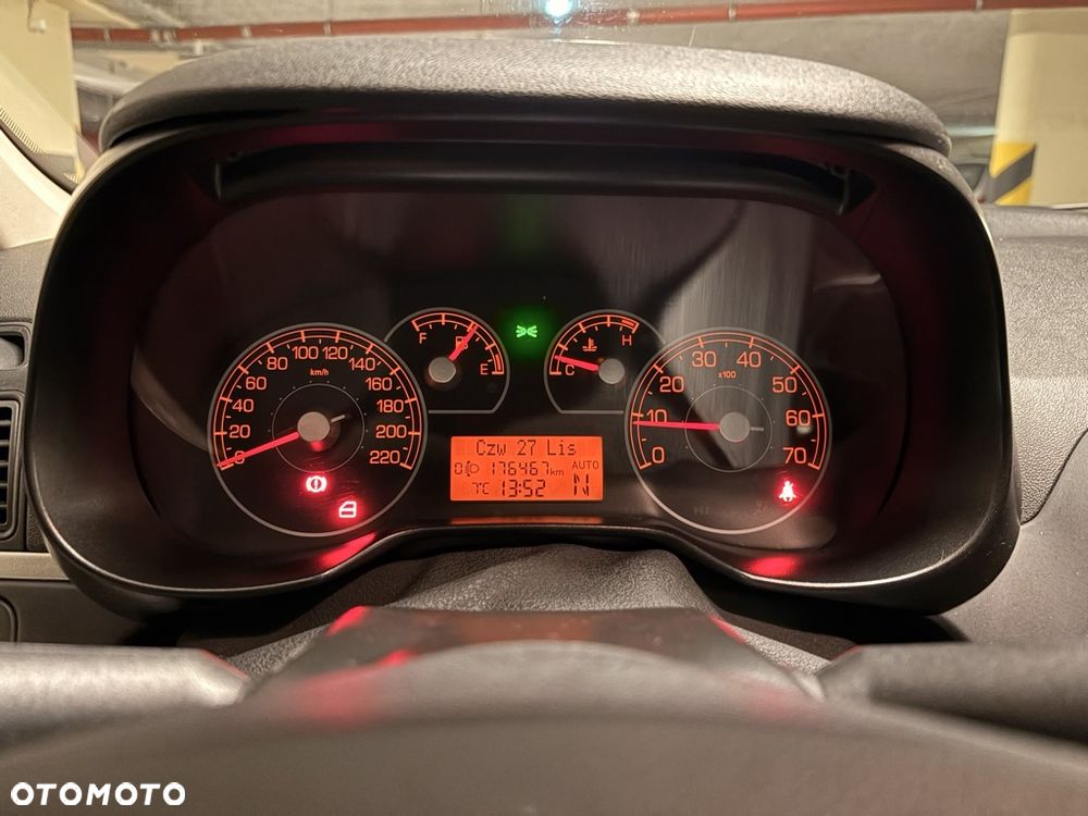 Fiat Grande Punto 1.3 Multijet 16V Dualogic Dynamic - 12