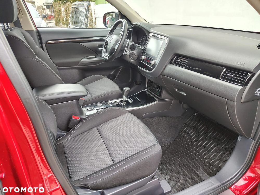 Mitsubishi Outlander - 6