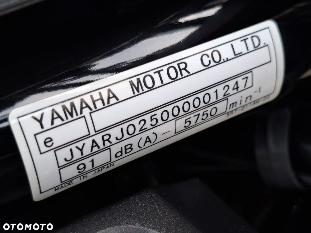 Yamaha FZS - 8