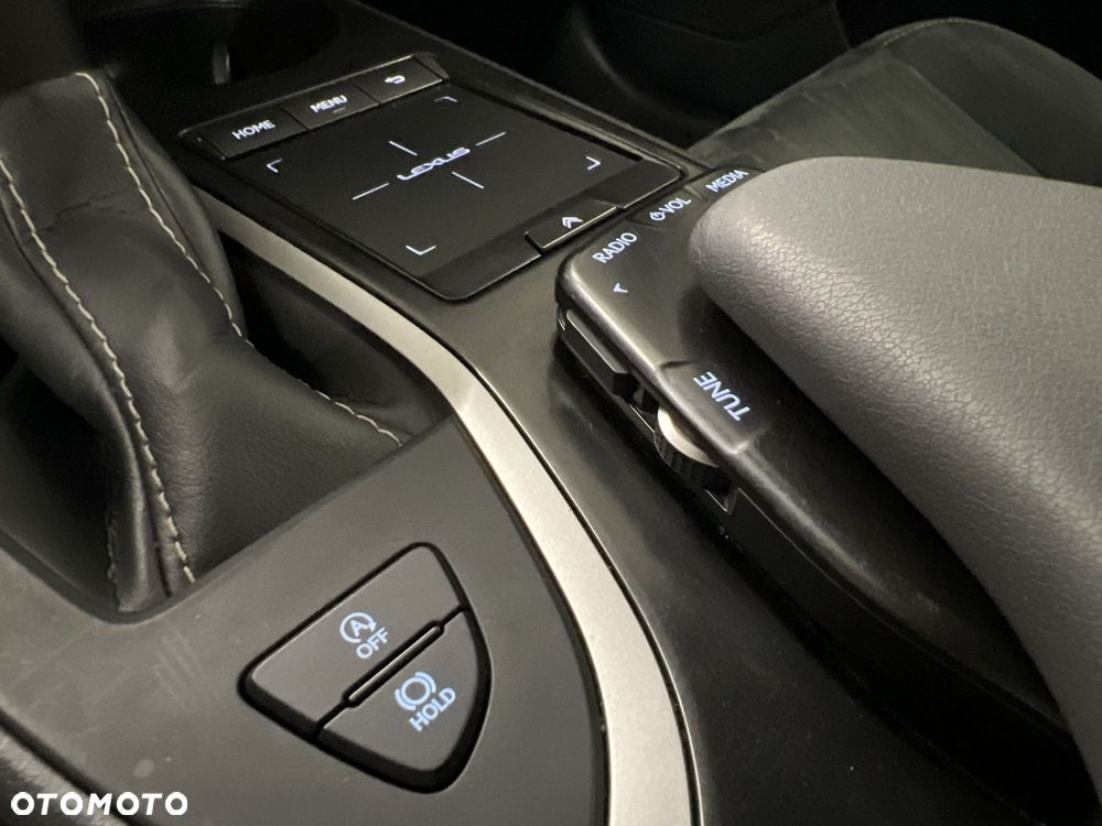 Lexus UX 200 GPF Business Edition 2WD - 30