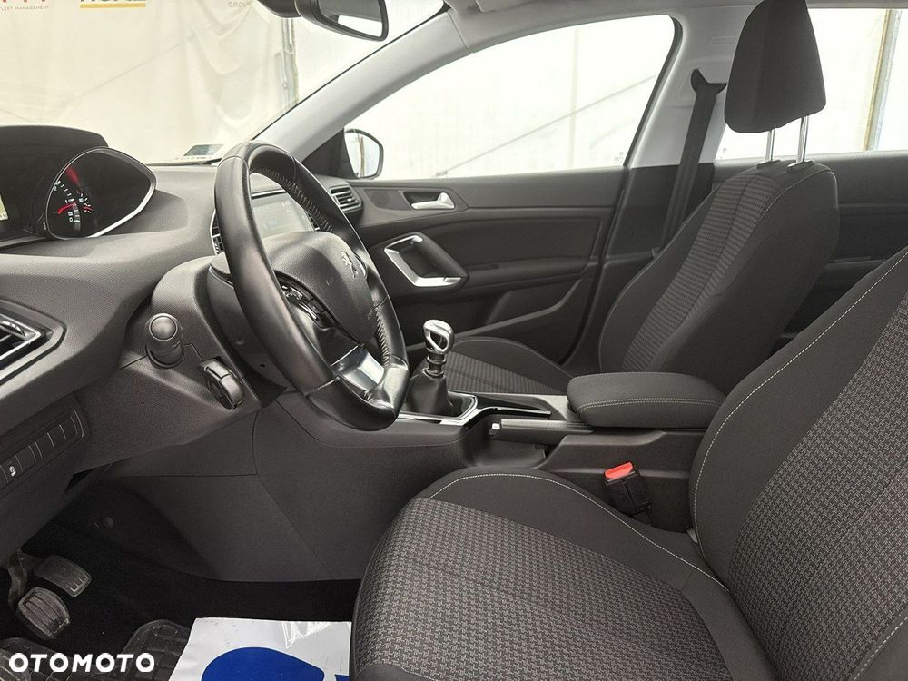 Peugeot 308 - 13