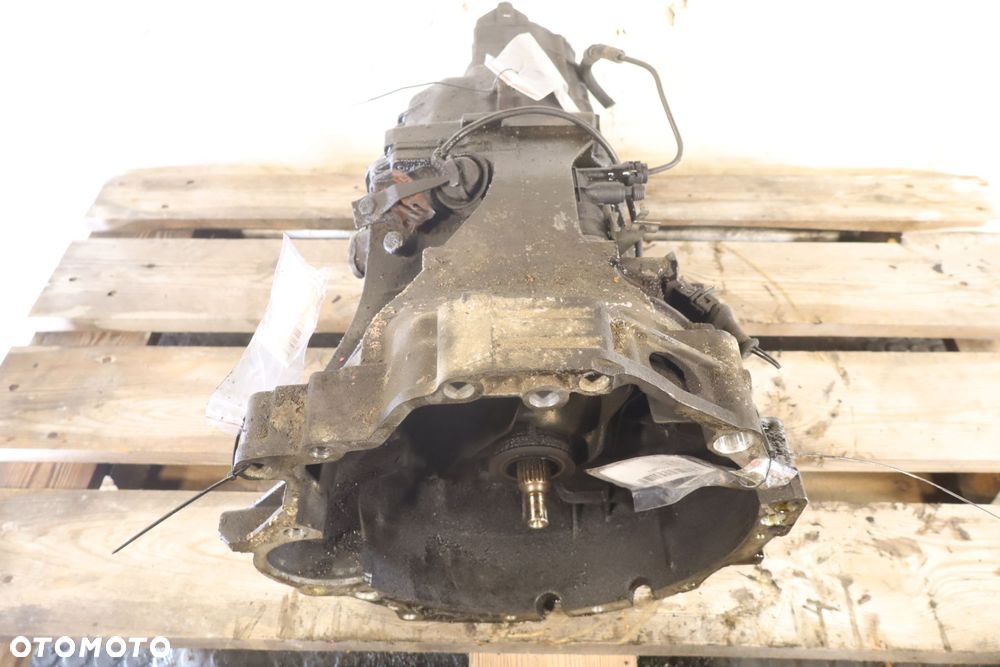 SKRZYNIA BIEGÓW 5 BIEGOWA AUDI A4 B7 2.0 HFF - 5