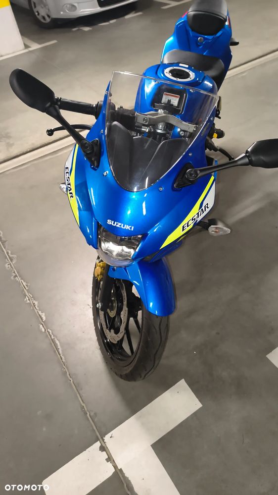 Suzuki GSX-R - 4
