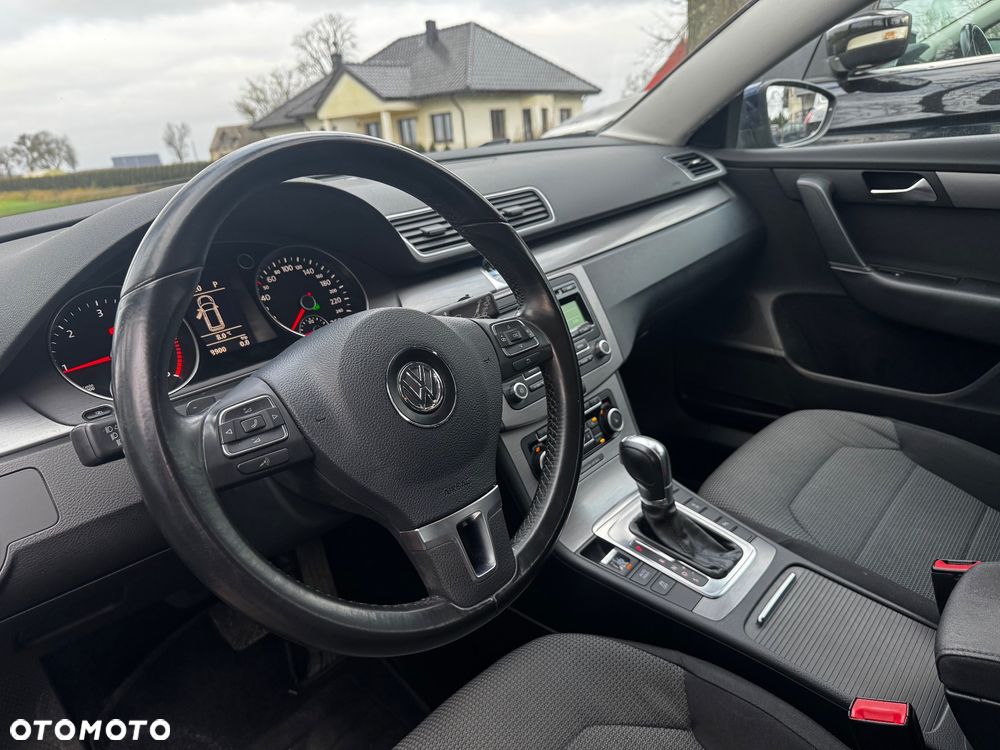 Volkswagen Passat 2.0 TDI DPF DSG Highline - 23