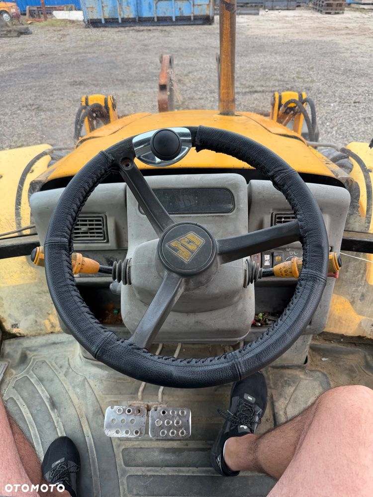 JCB 4CX - 9