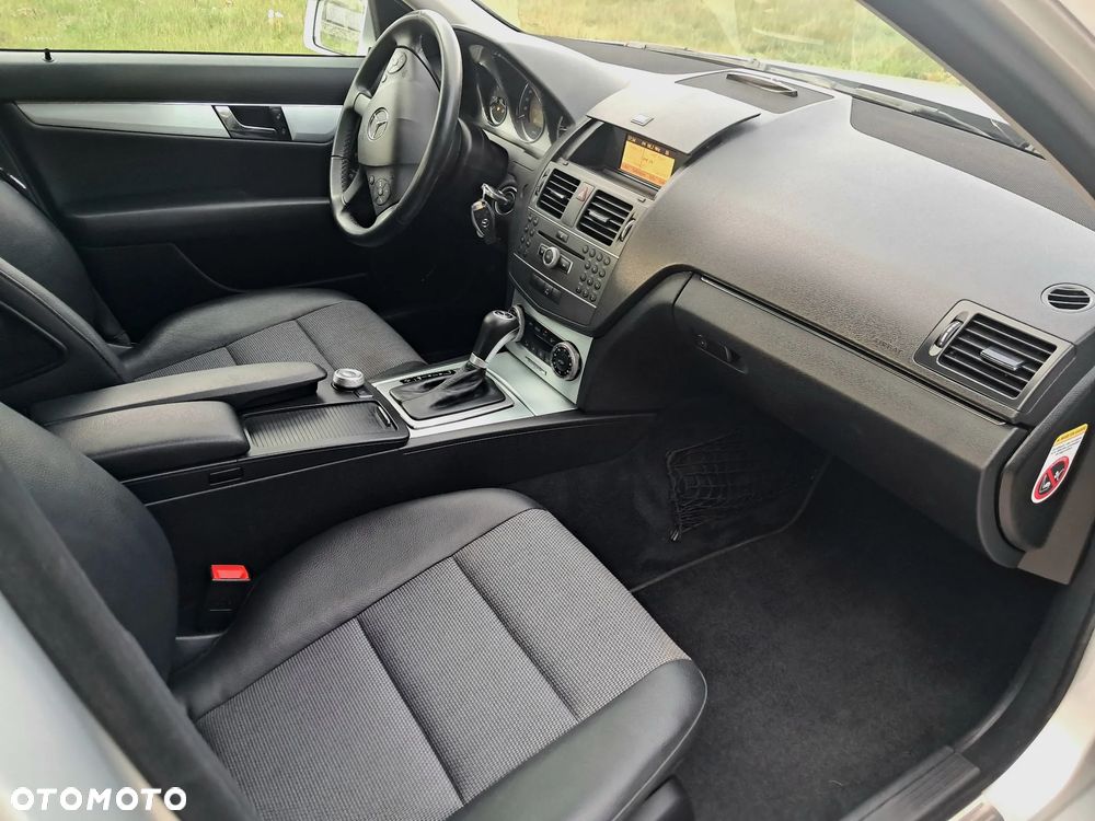 Mercedes-Benz Klasa C 200 CDI DPF Automatik BlueEFFICIENCY Avantgarde - 22