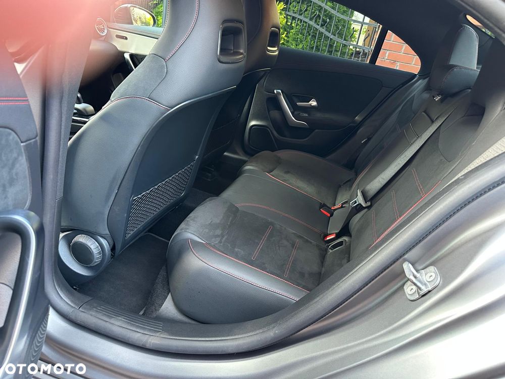 Mercedes-Benz CLA - 10