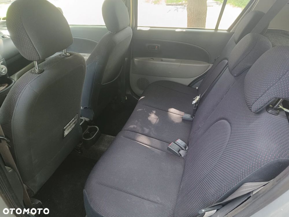 Daihatsu Sirion 1.3 - 9